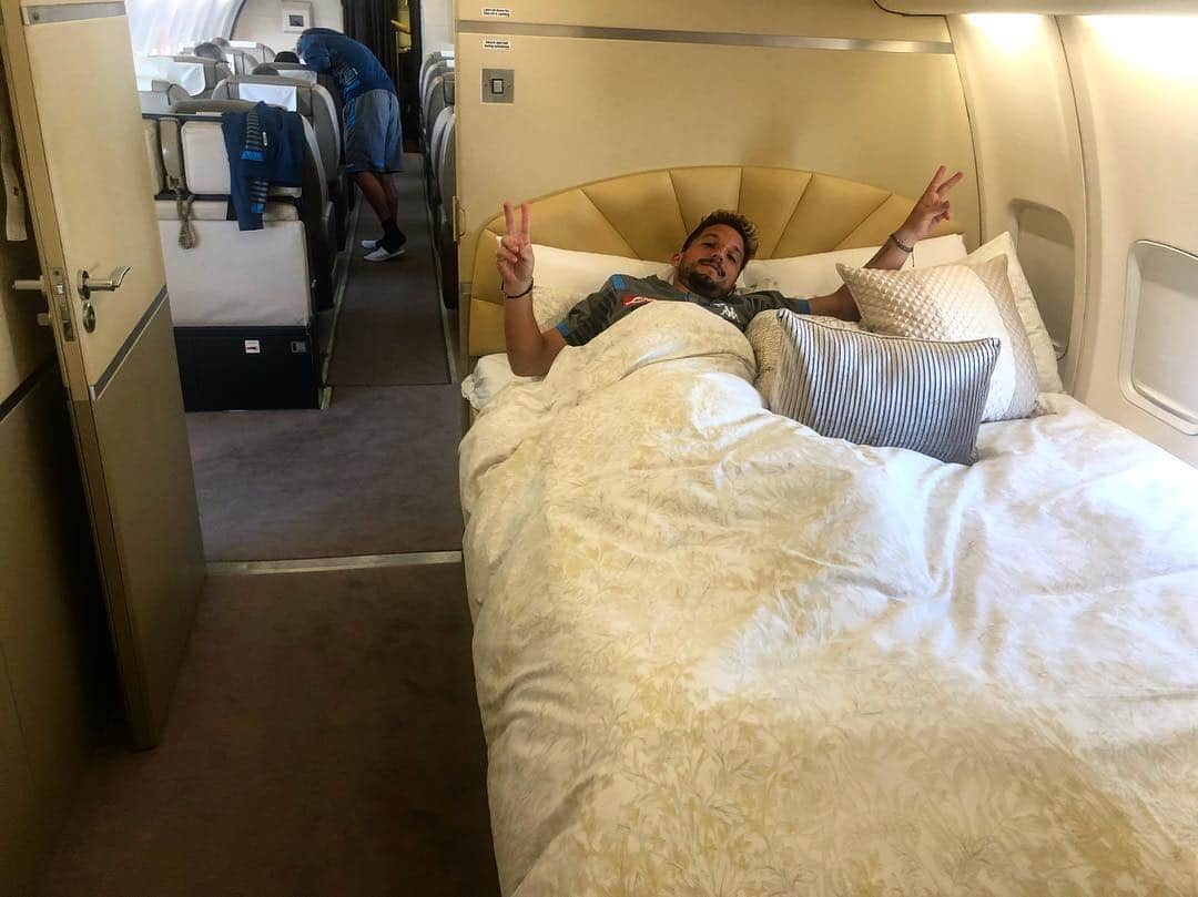 ドリース・メルテンスのインスタグラム：「✈️Miami」