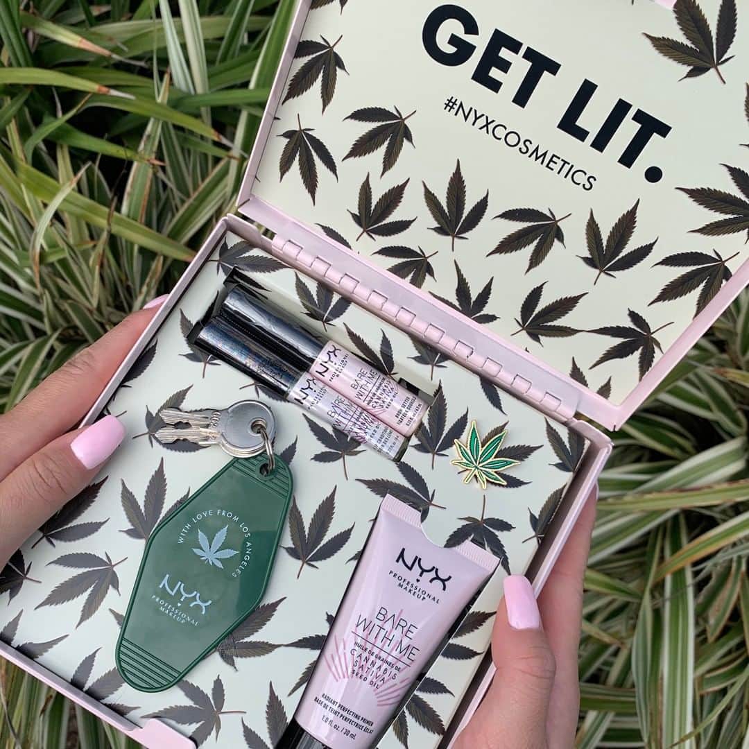 NYX Cosmeticsさんのインスタグラム写真 - (NYX CosmeticsInstagram)「✖️ #GIVEAWAY CLOSED ✖️ We're giving away the complete Bare With Me Cannabis Sativa Seed Oil PR Box to 5️⃣ lucky winners! 💚 Here's how to enter: 🌿 FOLLOW us (Yes we'll check ✔) 🌿 LIKE this post 👍 🌿 TAG a friend 👯 🌿 It's THAT easy 💋 US Only. Official Rules: No purchase necessary. You must be over 13 years, a legal US resident. Starts 10:00 AM PDT on 8/5/19 and ends 10:00 AM PDT on 8/6/19. Odds of winning depend on the total number of entries received. #nyxcosmetics #nyxprofessionalmakeup #crueltyfreebeauty」8月6日 2時00分 - nyxcosmetics