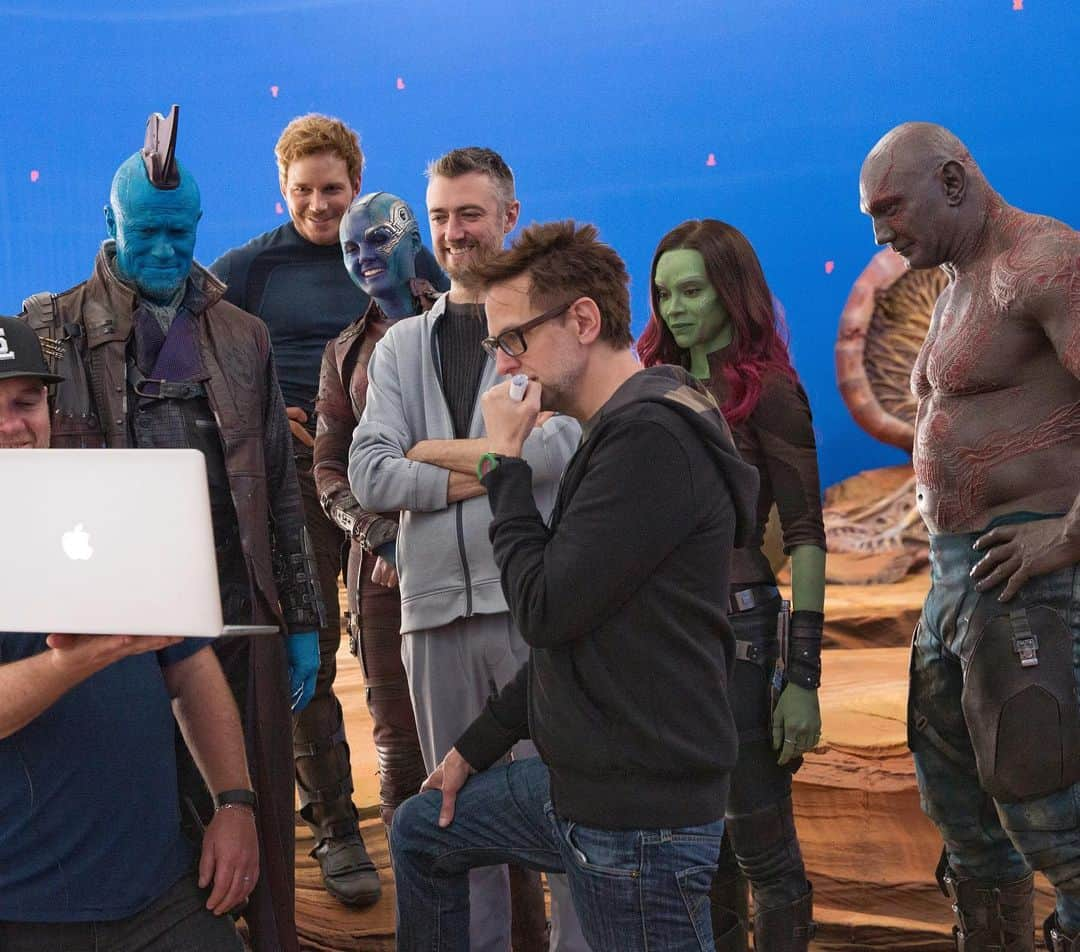 ショーン・ガンさんのインスタグラム写真 - (ショーン・ガンInstagram)「Happy birthday to my big brother @jamesgunn, seen here showing the cast of #gotgvol2 old videos from his slam poetry days. Love you, buddy.」8月6日 2時15分 - thejudgegunn