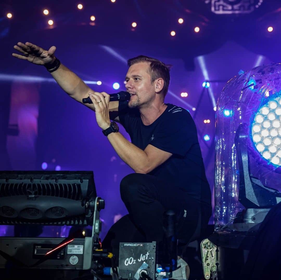 Armin Van Buurenさんのインスタグラム写真 - (Armin Van BuurenInstagram)「My full @untoldfestival set is now online on my YouTube, strap in for more than 7 hours 😎🎧😱」8月6日 2時29分 - arminvanbuuren