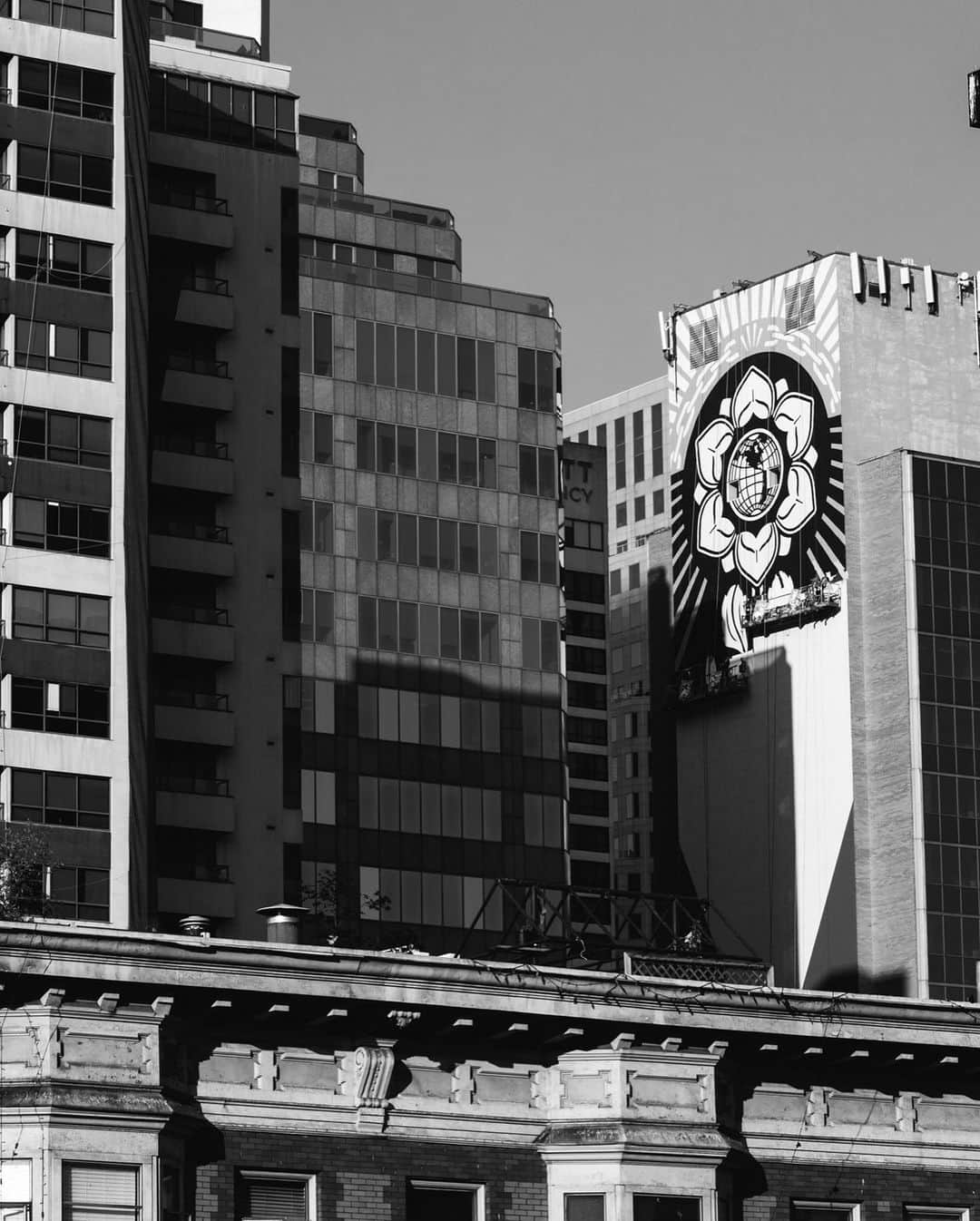 Shepard Faireyさんのインスタグラム写真 - (Shepard FaireyInstagram)「Day 2 in #Vancouver - Making good progress.  The opening reception for "Facing the Giant: Three Decades of Dissent" with @burrardarts is on August 8th from 7pm - 11pm at BAF Gallery, 258 East 1st Avenue. Visit the link in bio for more details.  #FACINGTHEGIANT #Vancouver #obey #obeygiant #shepardfairey #30thanniversary 📷 @jonathanfurlong」8月6日 2時34分 - obeygiant