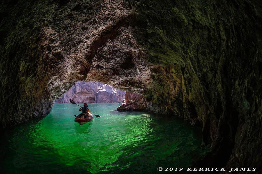 Ricoh Imagingさんのインスタグラム写真 - (Ricoh ImagingInstagram)「Our brand ambassador @kerrickjames5 was testing out the new Pentax DA 10-17 Fish-eye lens at emerald cave!」8月6日 2時50分 - ricohpentax