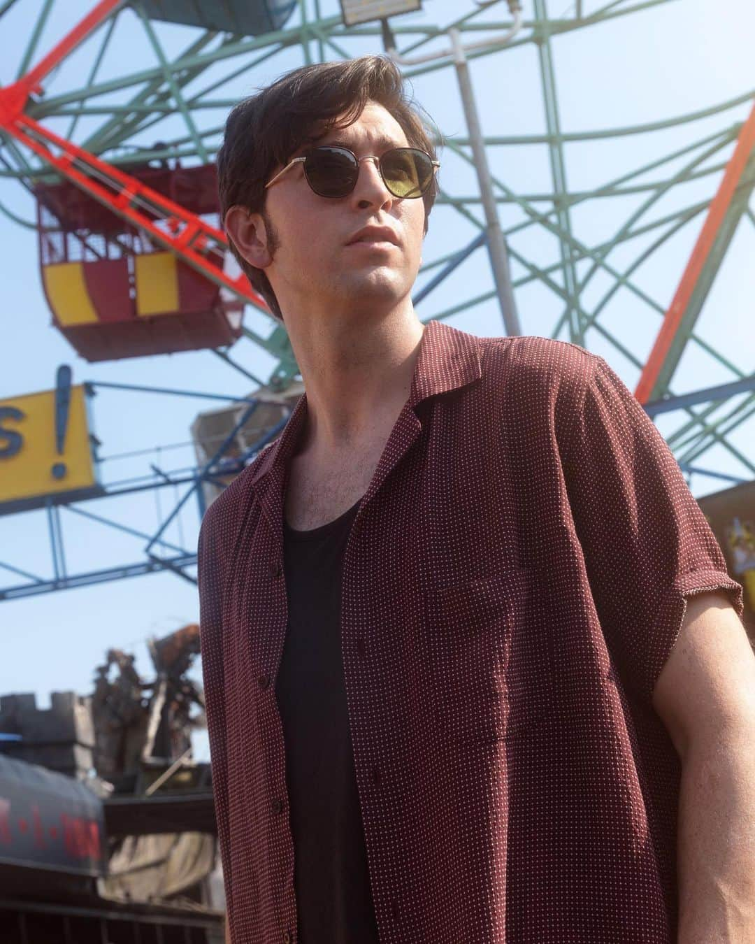 GQさんのインスタグラム写真 - (GQInstagram)「Nicholas Braun, who plays television's beloved failson Cousin Greg on 'Succession,' takes us for a cruise around Coney Island—and shows us his Raya profile. Hit the link in bio for the full story. (📸@chrismaggio)」8月6日 3時06分 - gq