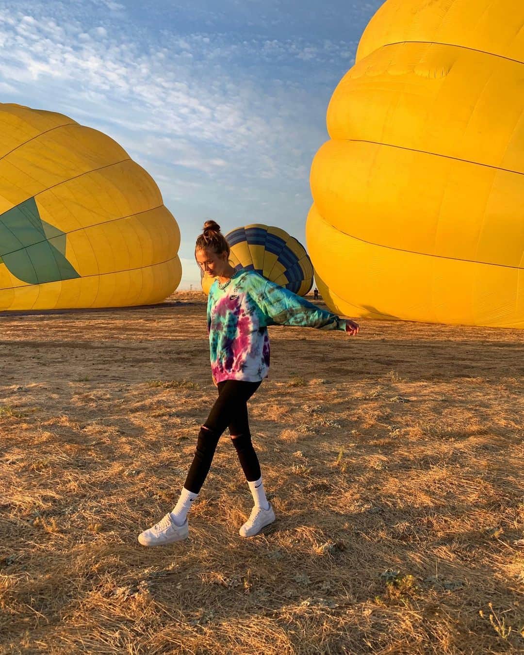 ジョセフィン・スクリヴァーさんのインスタグラム写真 - (ジョセフィン・スクリヴァーInstagram)「Sunrise is best viewed from a hot air balloon 🎈🎈🎈@sonomaballooningadventures #SonomaBallooningAdventures #flysonoma」8月6日 3時06分 - josephineskriver