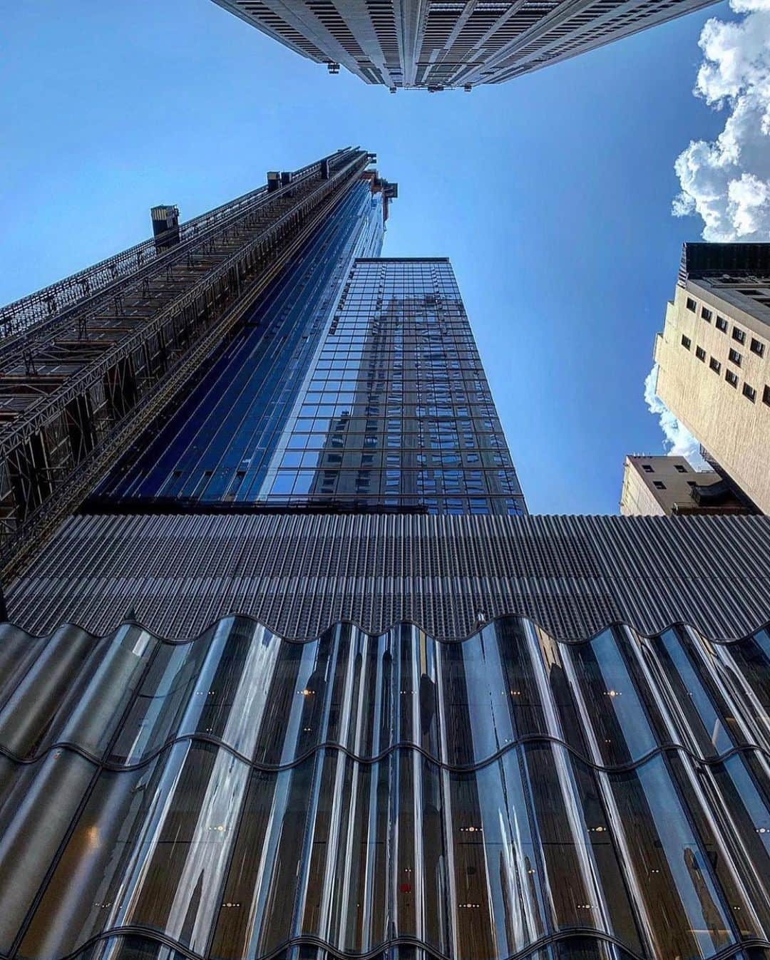 Nordstromさんのインスタグラム写真 - (NordstromInstagram)「8️⃣0️⃣ days until we open our Manhattan flagship on W 57th Street! What do you want to know about #nordstromnyc? 📸 by #Nordstrom SVP Store Design」8月6日 3時20分 - nordstrom