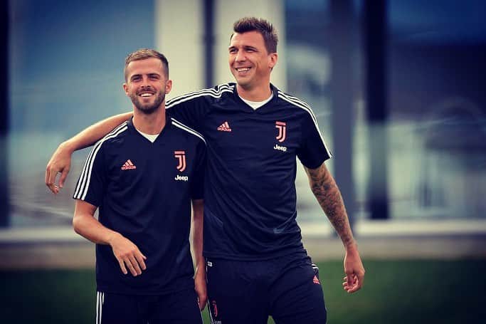 のインスタグラム：「⚪️⚫️ #neverstop #stepbystep #mm17🌪」