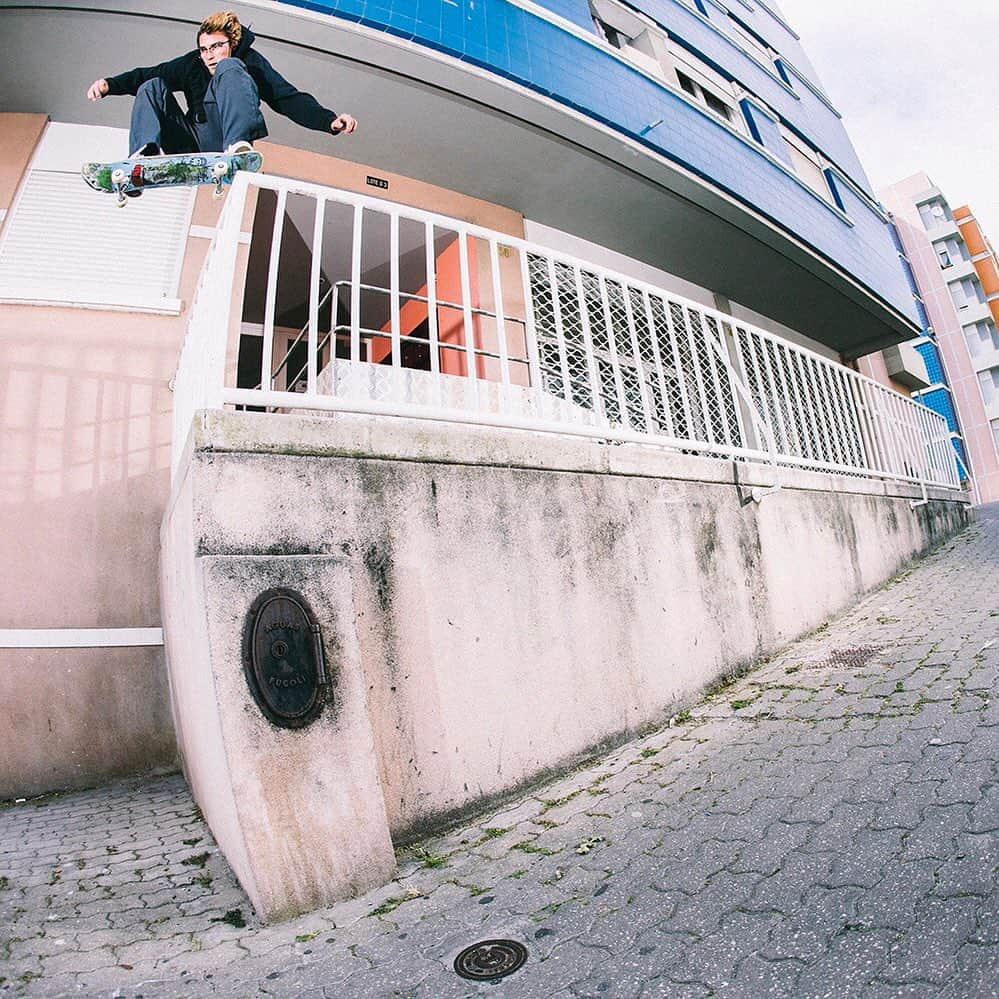 Stüssyさんのインスタグラム写真 - (StüssyInstagram)「@diegotoad flying high in Portugal. As seen in @thrashermag 📷 @mmmsherbert」8月6日 3時35分 - stussy