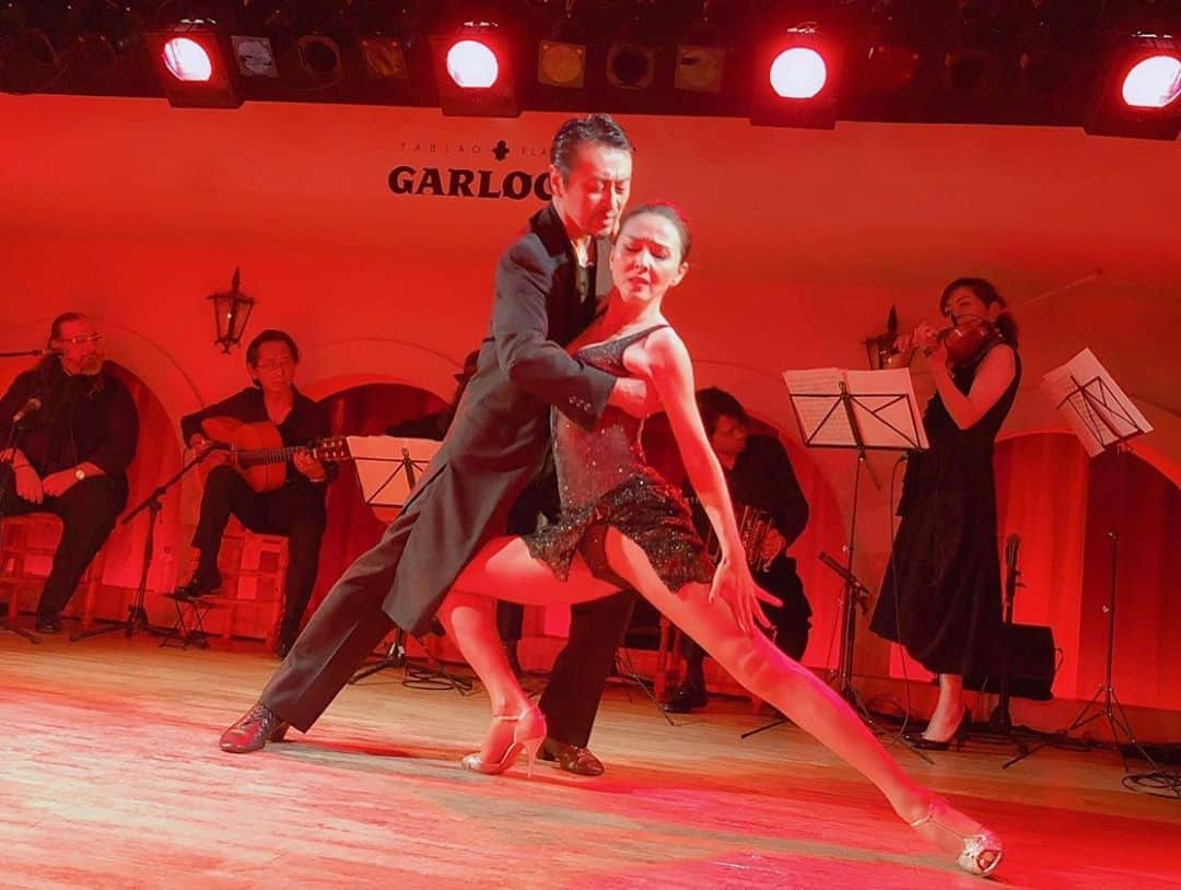 杉本彩さんのインスタグラム写真 - (杉本彩Instagram)「* 8月4日の Tango✖️Flamenco『Dos CARAS 〜もうひとりの私〜』にご来場くださいました皆さま、ありがとうございました🙏  おかげさまで無事に公演を終えることができました。  ご覧いただいた方から、大変ご好評をいただき、とても嬉しく思います😃  これからも自分らしい表現の世界を追求して、新たな創作にチャレンジしていきたいと思います✨  #tango #argentinetango  #flamenco #ガルロチ #タブラオフラメンコガルロチ  #入交恒子」8月6日 3時45分 - sugimoto_aya0719