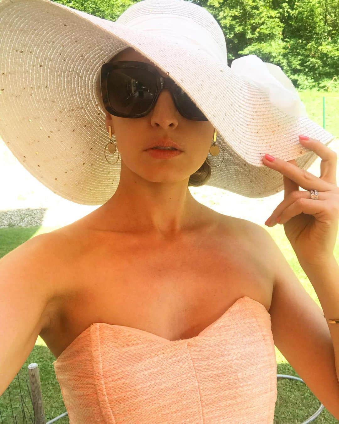 太田エイミーのインスタグラム：「With love from Switzerland 🇨🇭 . . . . . #fetedesvignerons #inlovewithswitzerland #switzerland @myvaud」