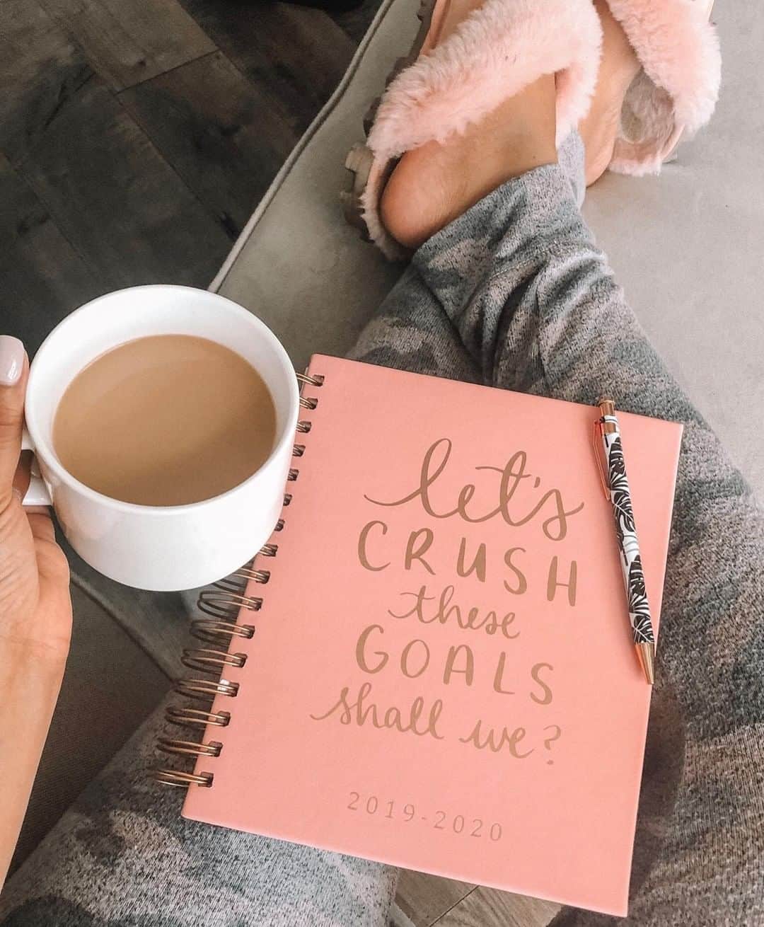 HomeGoodsさんのインスタグラム写真 - (HomeGoodsInstagram)「We shall! What are your goals for the week? #MondayMotivation (📷: @hashtaglifeandbeauty) #GoFinding」8月6日 4時00分 - homegoods