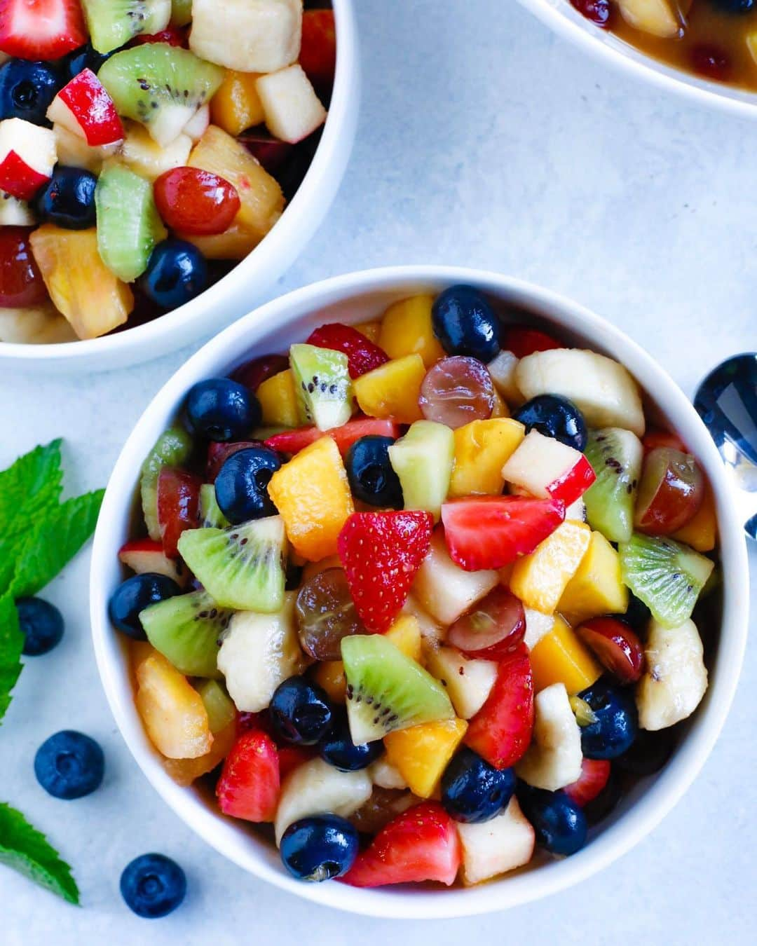 Easy Recipesさんのインスタグラム写真 - (Easy RecipesInstagram)「Happy Monday! Here is a delicious and refreshing Fruit Salad recipe you will absolutely love! Grab the full recipe link from my bio.  https://www.cookinwithmima.com/fruit-salad/」8月6日 4時19分 - cookinwithmima