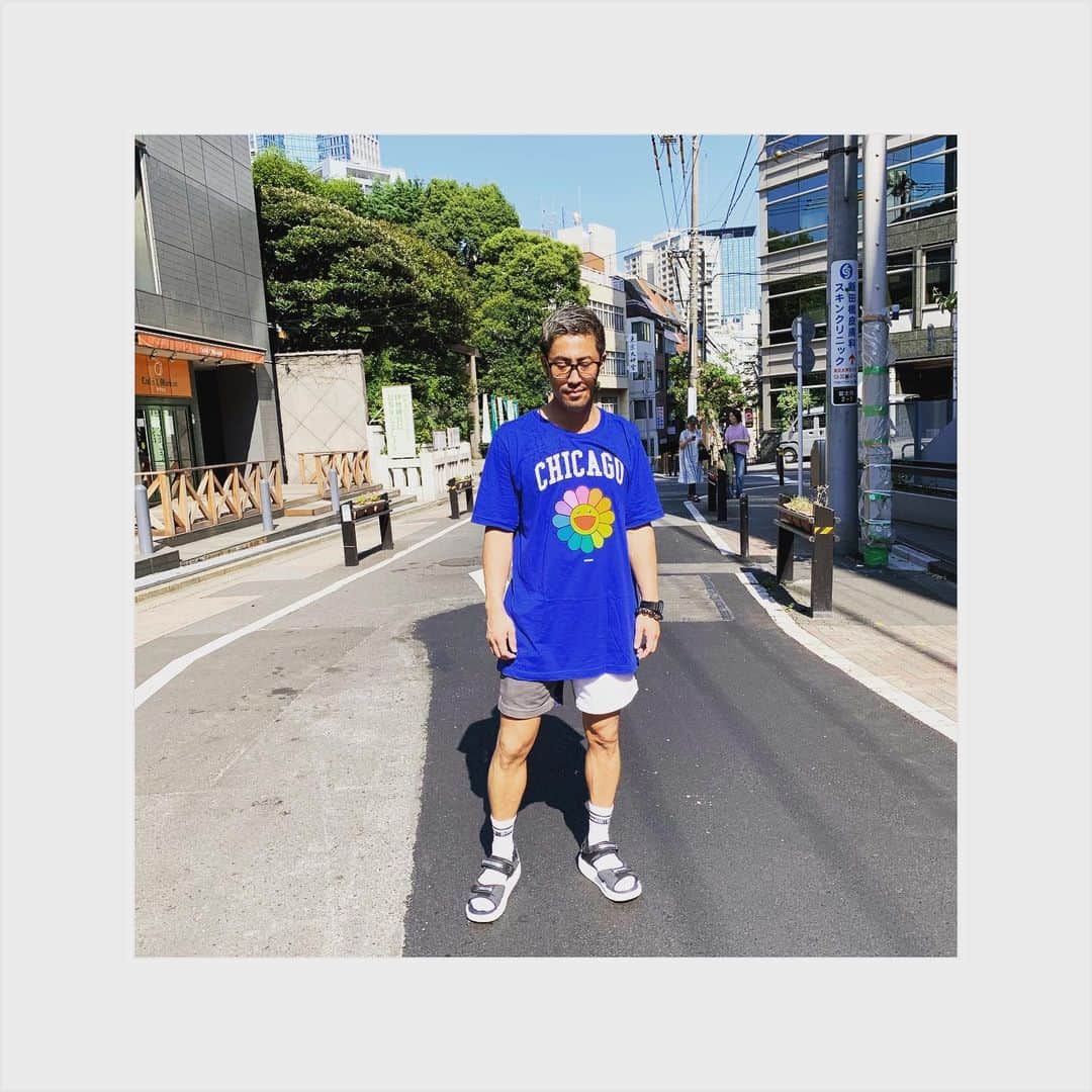 小林 ディスカスさんのインスタグラム写真 - (小林 ディスカスInstagram)「この日は、 OHANAっ子テンション👱🏾‍♂️🌺🌺🌺💙 外、かなり激暑でつね…🌞 #tokyo #japan #fashion #ファッション #art #street #ストリート #ohana #村上隆 #ralphlauren #dhim #ダブスタ #東京」8月6日 15時20分 - discus_kobayashi