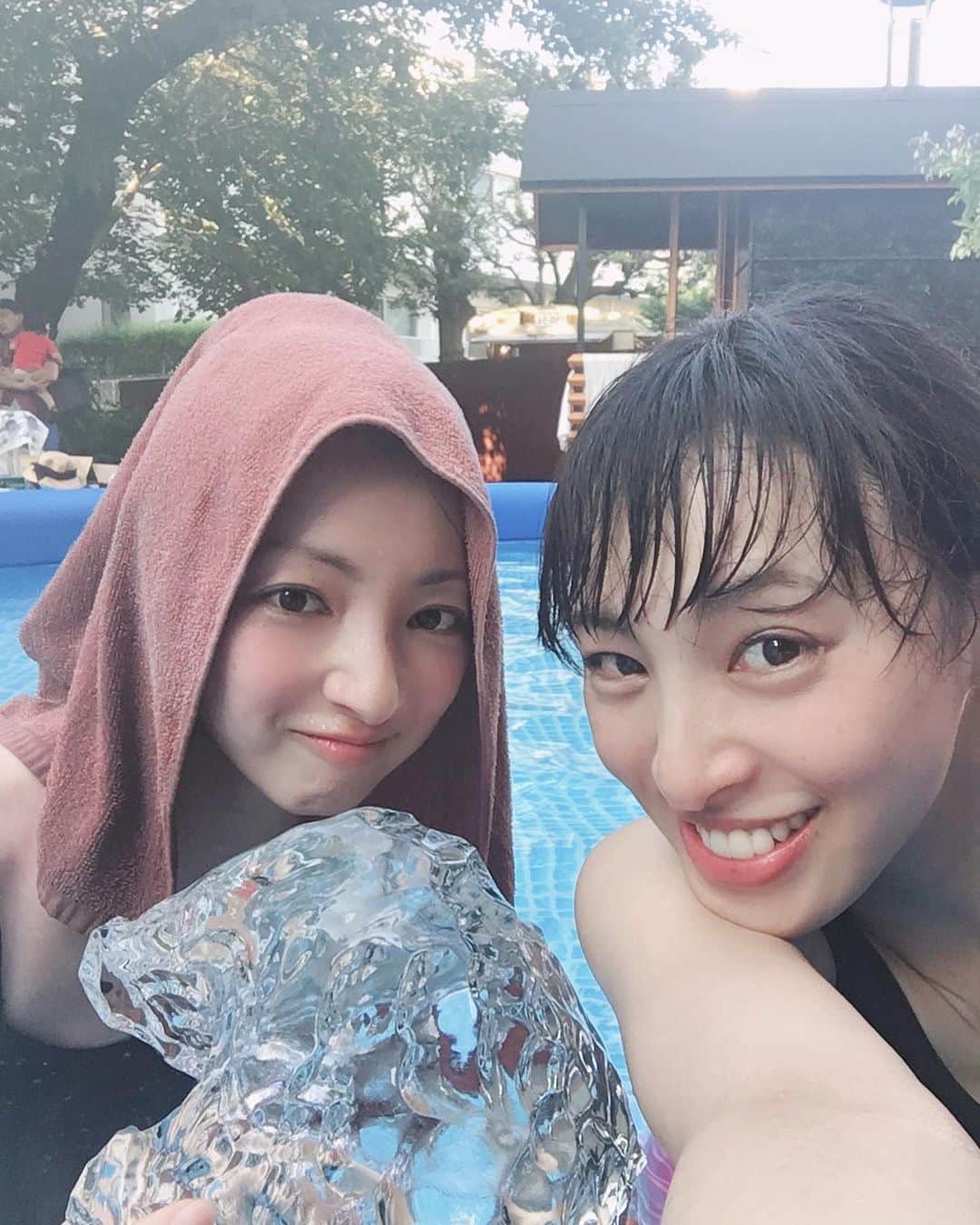 白羽ゆりのインスタグラム：「毎日暑いですね。  ちょっと気分転換❄️🌻🌻🌻❄️ #いつものキム」