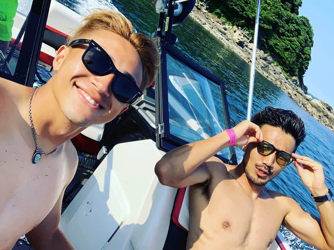 伊佐耕平のインスタグラム：「white beach 🏖」