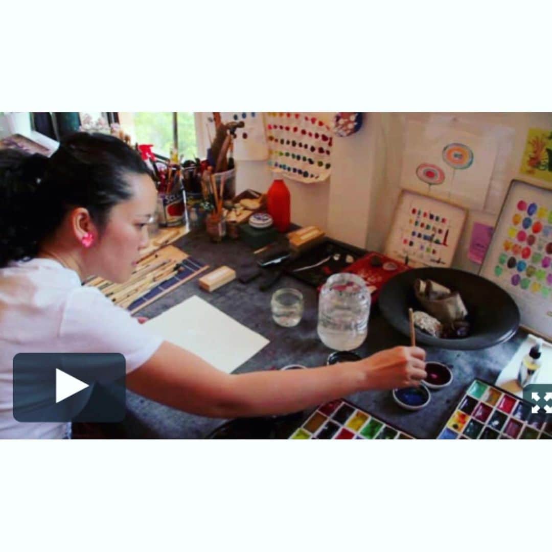 下條ユリさんのインスタグラム写真 - (下條ユリInstagram)「・ In 2010 Moni @monivargas and  Mike Vargas @nuyorktricity of @friendswelove made this 6min. interview film at my Williamsburg home studio ( previous post ). They captured my (& Rudy’s ) colorful life and works back then in such sweet loving groove.  Please watch this precious film and all other incrrrrredible films of ARTISTS WE LOVE !! ⬆︎Linked in my Profile ⬆︎ ・  Last week beautiful DJ Moni chan back in NYC. We had a deeeeep catch-up over Spicy Cod-roe 明太子 Spaghetti and 2 bottles 🍾🍾 WATCH OUT her upcoming projects ・  前出ブルックリンの自宅アトリエにて2010年当時のわたしのインタビュー映画(6分ちょい) を製作してくれた#FriendsWeLOVE のDJモニとマイク。その他、彼らが撮ったただならぬ顔触れの NYアーティストたち、貴重な映像の宝庫と共にプロフィールのリンクからご覧いただけます！ ・ ・ #YuriShimojo #下條ユリ  #ArtistFilm #ArtistInterview #NYartist #BrooklynArtist #WilliamsburgBackInTheDay #ちいさならくがき #ユリのおもひで #YuriThrowBack」8月6日 14時05分 - yurishimojo