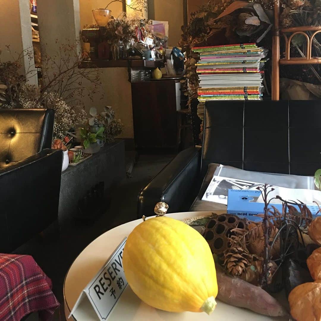能町みね子さんのインスタグラム写真 - (能町みね子Instagram)「#喫茶メモ 金沢 ローレンス/ 日本でいちばん好きな喫茶店」8月6日 14時08分 - nmcmnc