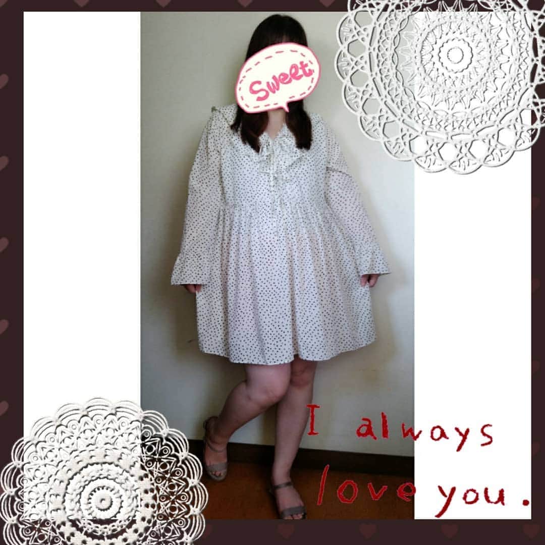 hoshizaki eriさんのインスタグラム写真 - (hoshizaki eriInstagram)「. #ootd 💗 . @u_dresser の水玉ふんわり ワンピース👗♡✨ 丈感も丁度良い🙆し 袖のふんわりした感じが とっても可愛いのです💕🍀 胸元の🎀もさりげないポイント🙆 . まだまだ暑いけど👗は秋仕様に なってきてますね💕🍀 @u_dresser は大人かわいい服や 小物がいっぱいでお気に入り🙆 . . #udresser #ootd #fashionstagram #fashionista #girly #blackandwhite #ふんわりワンピース #onepiece #pleaselikeit #likebackalways #followme #followbackalways #相互フォロー #オルチャンファッション #韓国ファッション #오오티디 #코디 #패션스타그램 #데일리룩 #맞팔 @u_dresser #ud_pic」8月6日 14時16分 - eriiinyan17