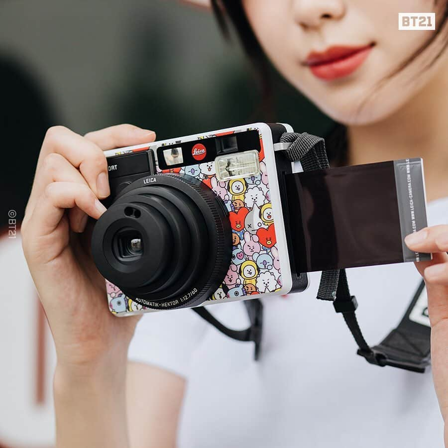 BT21 Stars of tomorrow, UNIVERSTAR!さんのインスタグラム写真 - (BT21 Stars of tomorrow, UNIVERSTAR!Instagram)「Capture your moment, make memories last 📸 👉LINK IN BIO  #LeicaXLINEFRIENDS #Leica #BT21 #LeicaBT21 #Collaboration #LeicaSOFORT #August8th #ComingSoon」8月6日 15時00分 - bt21_official