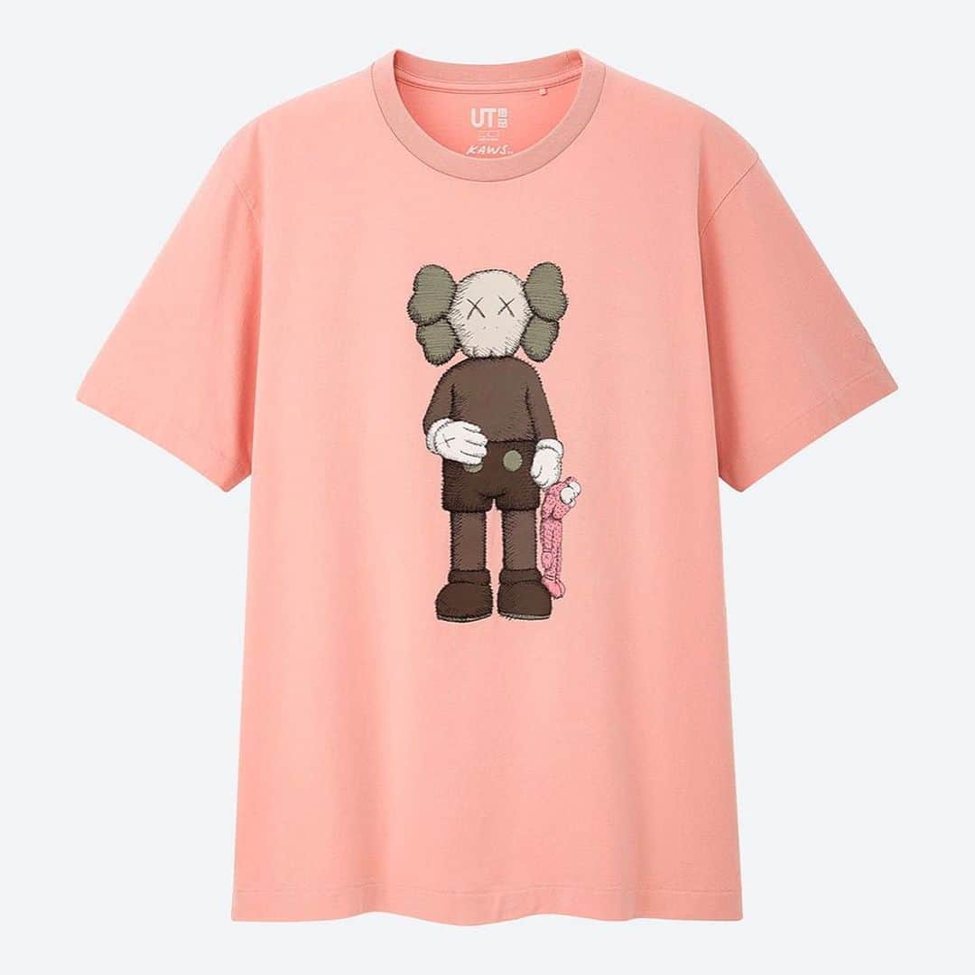 HYPEBEASTさんのインスタグラム写真 - (HYPEBEASTInstagram)「@hypebeaststyle: @uniqlo has revealed plans to for a re-release of its coveted UT “KAWS: SUMMER” collection. The upcoming drop is set for August 9 at select UNIQLO locations and will see the return of four of the main graphic T-shirt styles and four tote bags marked with KAWS‘ “COMPANION” and “BFF” motifs. Head to our bio link for more details on the restock. Photo: UNIQLO」8月6日 6時15分 - hypebeast