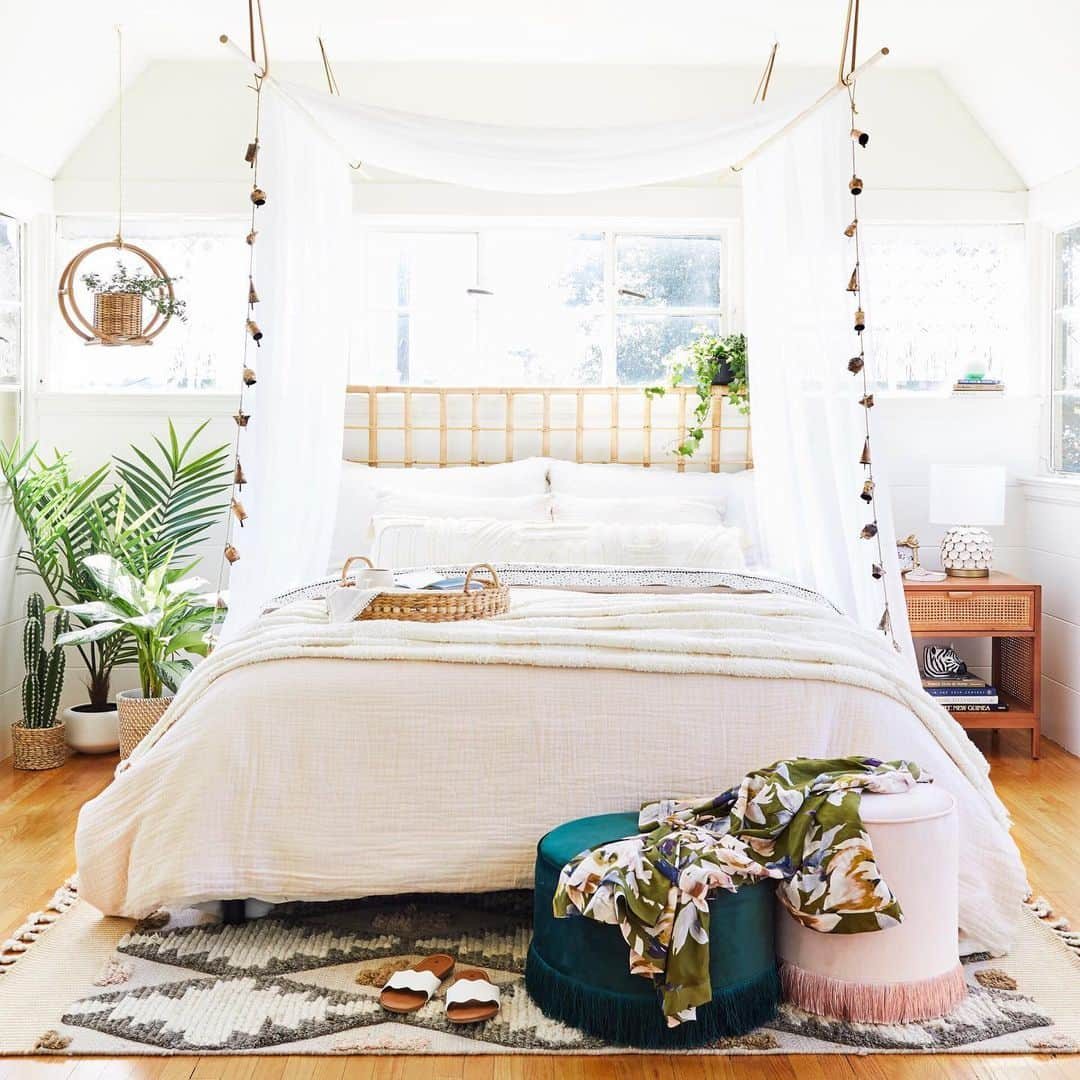 Targetさんのインスタグラム写真 - (TargetInstagram)「Dreamy bedroom decor. ☁️ 📷: @em_henderson」8月6日 6時24分 - target