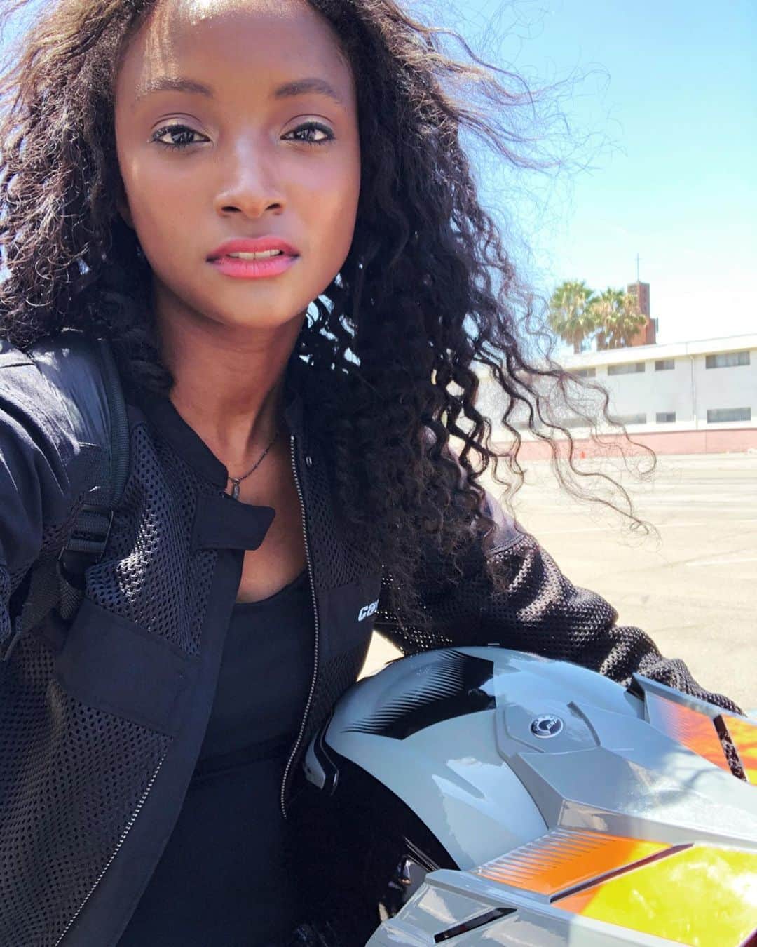 リンジー・スコットさんのインスタグラム写真 - (リンジー・スコットInstagram)「Having a great time learning to ride @canamonroad’s 3-wheeled #Ryker #motorcycle at @westsidemoto alongside some incredible women today! It’s actually not as scary as I thought it would be 😬😅 #needforspeed #reversetrike #bikerbabes #girlpower #canamryker #rideasyouare 🏍💨 #sponsored」8月6日 6時45分 - lyndsey360