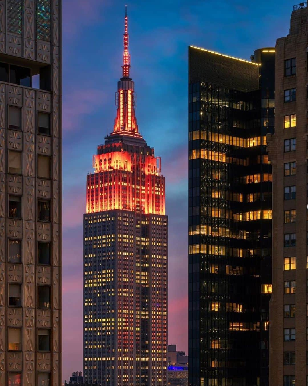 Empire State Buildingさんのインスタグラム写真 - (Empire State BuildingInstagram)「Our tower lights will shine in orange this evening for Gun Violence Awareness. 🔸 . 📸: @kirit143」8月6日 6時46分 - empirestatebldg