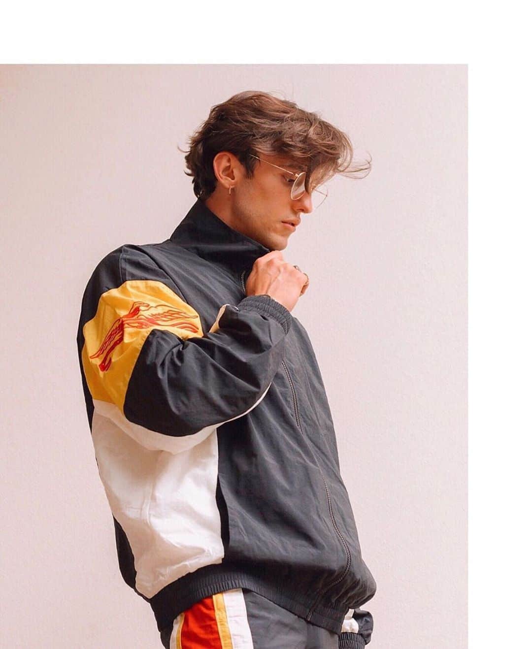 ペリーエリスのインスタグラム：「Standout style. @alexan.true wearing our Colorblock Tracksuit. Tap to shop. #PerryEllisAmerica #repost 📷 @jeromepgonzales」