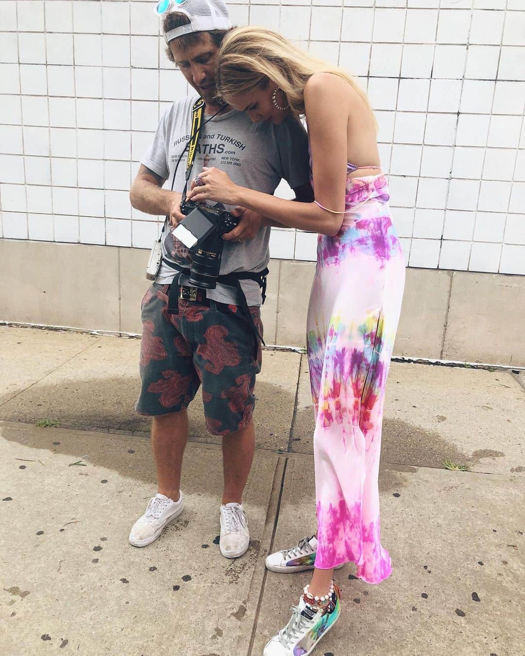 ダニジョーのインスタグラム：「Lights, Camera, ACTION. 💥 #bts moment with @sloanisabuller and @kendallvisser • tap to shop Kendall’s look #dannijogirls」