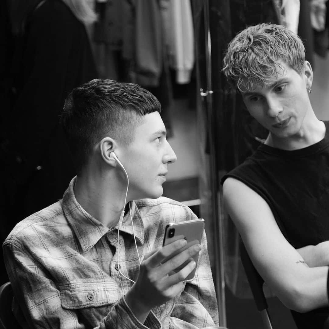 のインスタグラム：「fw19 back stage  #meagratia #fw19 #fashionweek」