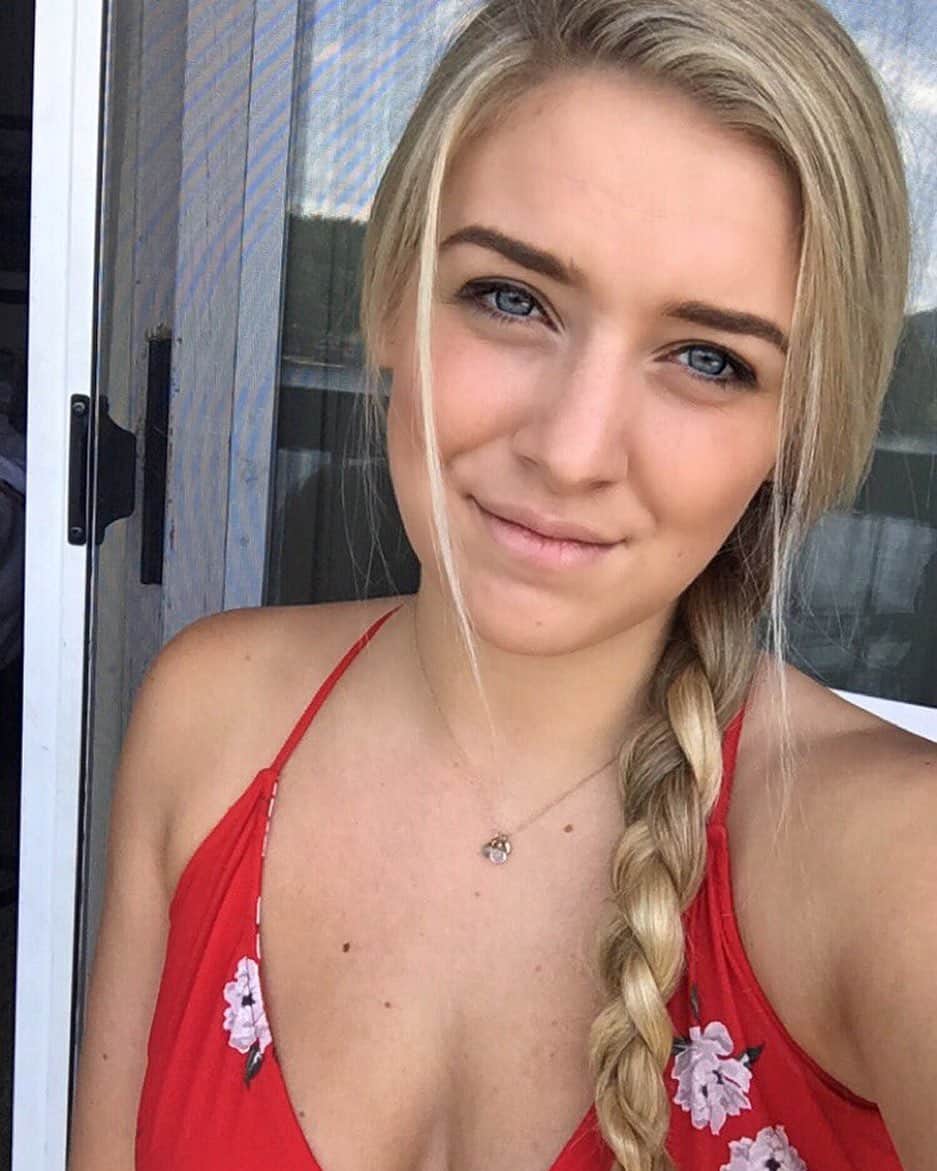 レイチェル・パーソンズのインスタグラム：「This summer is flying by☀️」