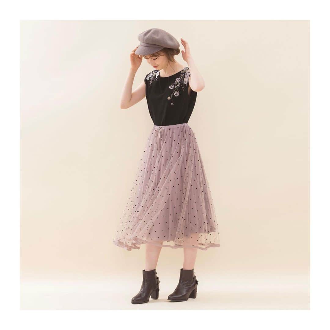 のインスタグラム：「・ ・ AUGUST LOOK ・ ・ ✴︎tops ¥12,000+tax ✴︎skirt ¥14,000+tax ✴︎boots ¥13,000+tax ・ ・ ・ #WILLSELECTION #ウィルセレクション  #上西星来 @seira_jonishi_tpd #リボンの日 #リボンの日2019」