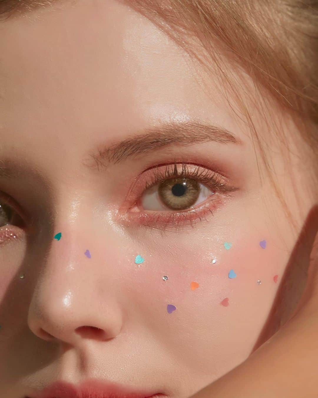 Chuuさんのインスタグラム写真 - (ChuuInstagram)「@beige_chuu 하나만 발라도 완성도 있는 메이크업 할수있는 페리윙클  펄 파우더✨✨」8月6日 8時28分 - chuu_official
