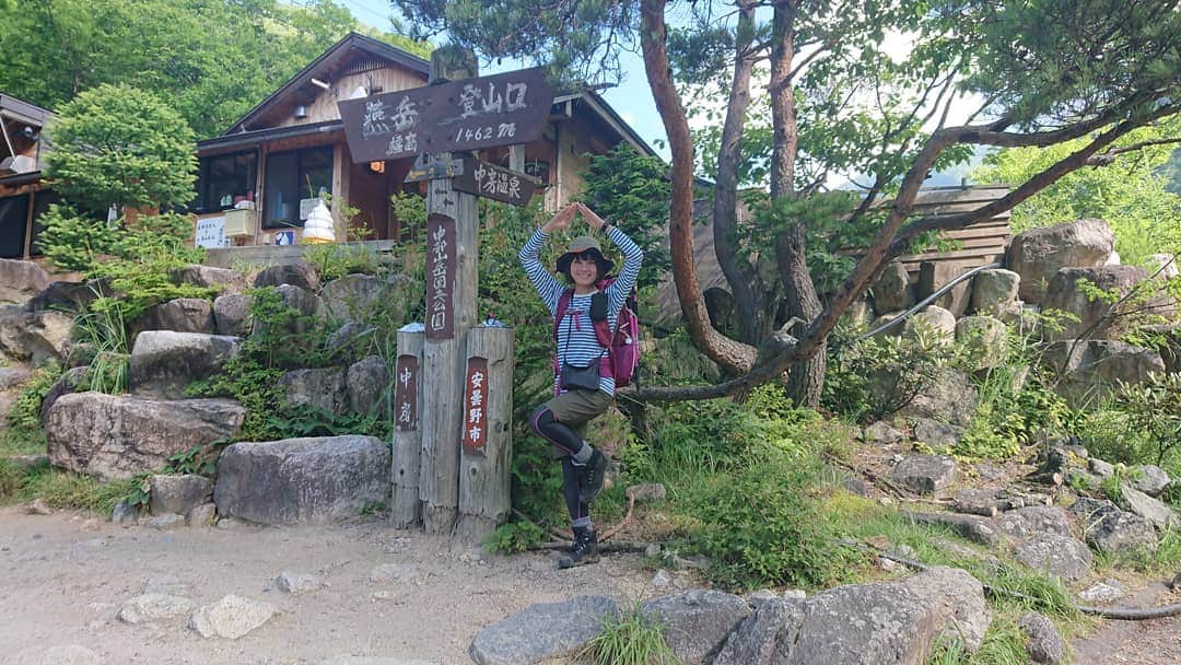 桜花さんのインスタグラム写真 - (桜花Instagram)「燕岳いってきマウンテン🗻☀️ #燕岳」8月6日 8時48分 - mountainohka
