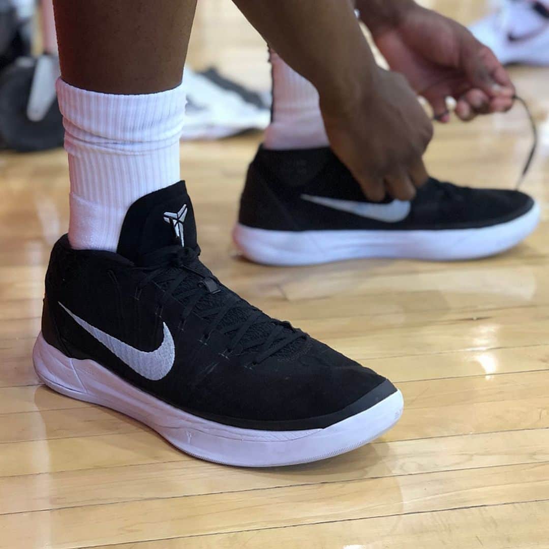 NBAさんのインスタグラム写真 - (NBAInstagram)「Who had your fave #NBAKicks at @usabasketball #USABMNT practice in Las Vegas today??」8月6日 9時01分 - nba