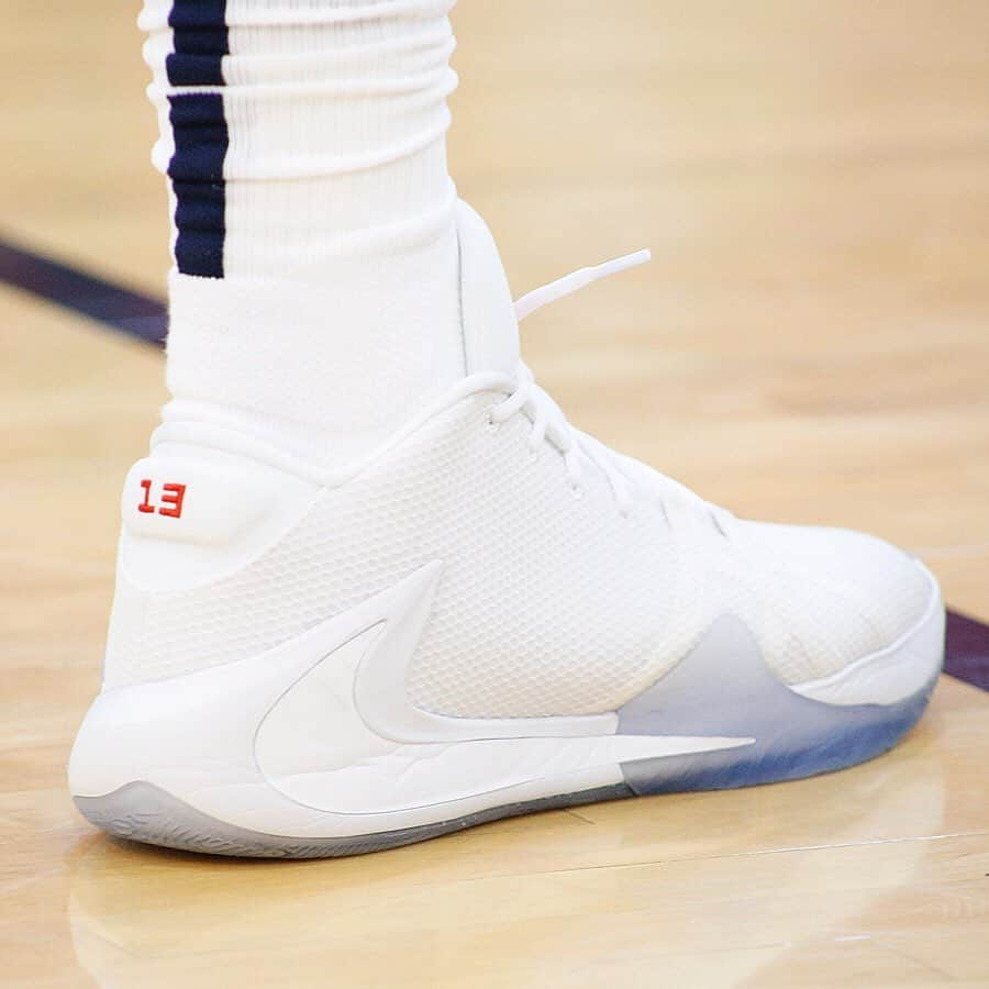 NBAさんのインスタグラム写真 - (NBAInstagram)「Who had your fave #NBAKicks at @usabasketball #USABMNT practice in Las Vegas today??」8月6日 9時01分 - nba