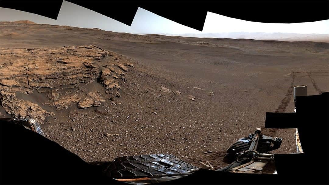 NASAさんのインスタグラム写真 - (NASAInstagram)「Seven years. 13 miles. 22 samples. ⁣ ⁣ Our Curiosity rover has come a long way since touching down on Mars seven years ago. It has traveled a total of 13 miles (21 kilometers) and ascended 1,207 feet (368 meters) to its current location. Along the way, Curiosity discovered Mars had the conditions to support microbial life in the ancient past. And the rover is far from done, having just drilled its 22nd sample from the Martian surface. ⁣ ⁣ Curiosity captured this 360-degree panorama of a location on Mars called “Teal Ridge” on June 18, 2019. Click the link in the bio for more info ⬆️⁣ ⁣ Image Credit: NASA/JPL-Caltech/MSSS⁣ ⁣ #NASA #Mars #Curiosity⁣」8月6日 9時08分 - nasa