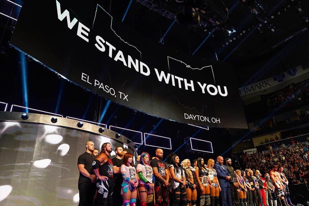 WWEさんのインスタグラム写真 - (WWEInstagram)「We stand with you, El Paso. We stand with you, Dayton.」8月6日 9時10分 - wwe