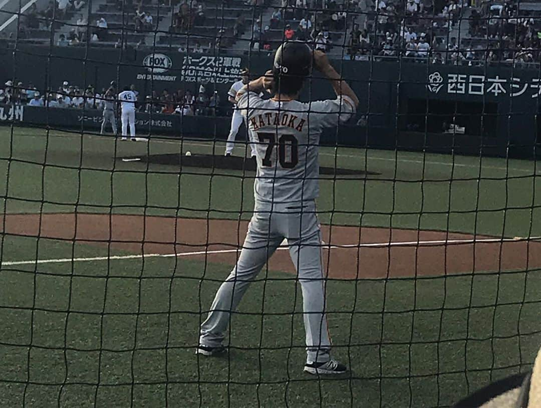 美沙さんのインスタグラム写真 - (美沙Instagram)「2019.07.28 久々のタマスタ筑後⚾️✨ . 推しメンが1軍だから今年は行ってなかったんだけど、2年ぶりの巨人戦ってことでみきちゃん親子と行って来たよ🐰🧡 . そしたらさ！！ 目の前に片岡さん😳 うそやん🤯ってなったわww とりあえず写真と動画撮りまくり！！ めちゃくちゃ好きやったけん行ってよかった〜🥺❤️ . ちょめ大好きなみきちゃんとりー。 ブルペン見に行ったり出待ちもしたよん😊❤️ . とにかく暑すぎて親達は限界でした😂ww . 楽しかったー🥰❤️ . #baseball #野球 #プロ野球 #野球女子 #⚾️ #タマスタ筑後 #タマスタ #筑後 #２軍 #読売ジャイアンツ #巨人 #giants #🐰 #福岡ソフトバンクホークス #hawks #🦅 #森福允彦 #ちょめ #片岡治大 #野球好きな人と繋がりたい」8月6日 9時24分 - misa0623r