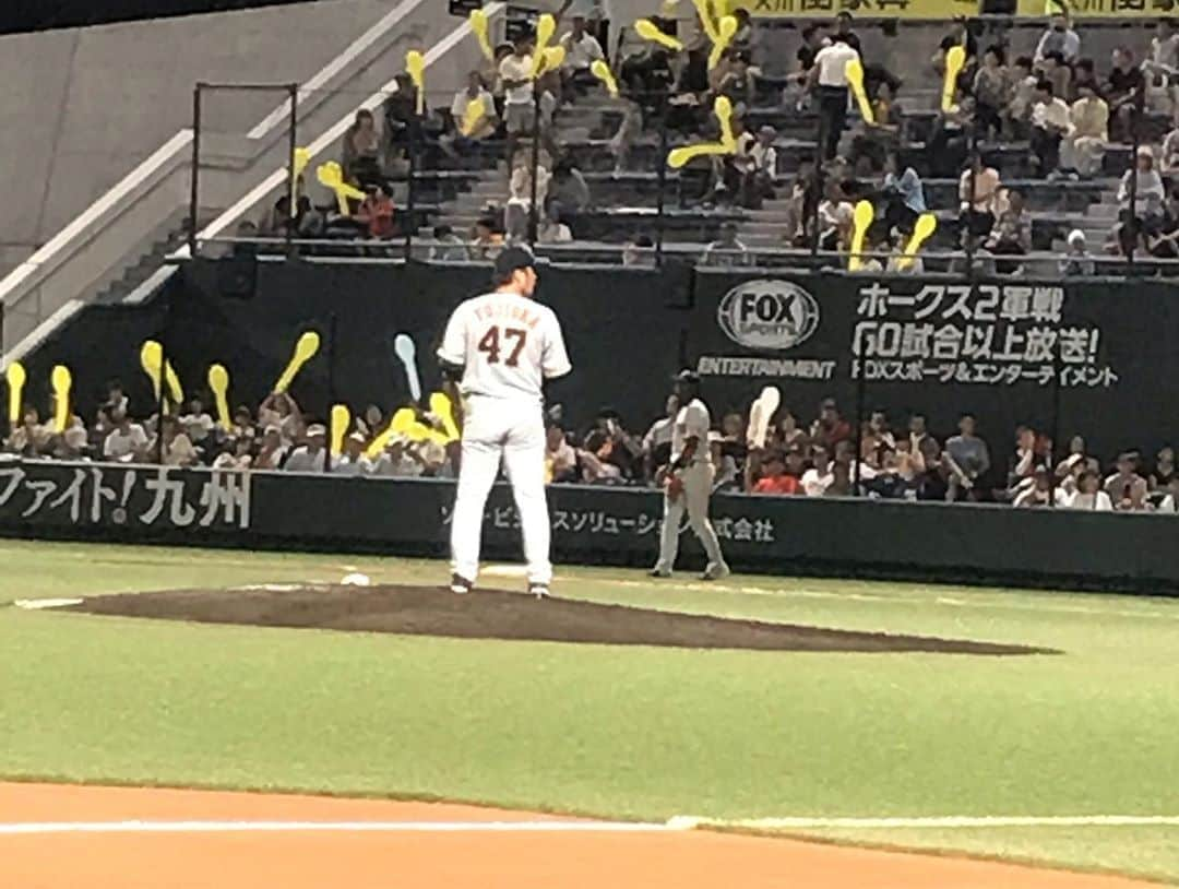 美沙さんのインスタグラム写真 - (美沙Instagram)「2019.07.28 久々のタマスタ筑後⚾️✨ . 推しメンが1軍だから今年は行ってなかったんだけど、2年ぶりの巨人戦ってことでみきちゃん親子と行って来たよ🐰🧡 . そしたらさ！！ 目の前に片岡さん😳 うそやん🤯ってなったわww とりあえず写真と動画撮りまくり！！ めちゃくちゃ好きやったけん行ってよかった〜🥺❤️ . ちょめ大好きなみきちゃんとりー。 ブルペン見に行ったり出待ちもしたよん😊❤️ . とにかく暑すぎて親達は限界でした😂ww . 楽しかったー🥰❤️ . #baseball #野球 #プロ野球 #野球女子 #⚾️ #タマスタ筑後 #タマスタ #筑後 #２軍 #読売ジャイアンツ #巨人 #giants #🐰 #福岡ソフトバンクホークス #hawks #🦅 #森福允彦 #ちょめ #片岡治大 #野球好きな人と繋がりたい」8月6日 9時24分 - misa0623r