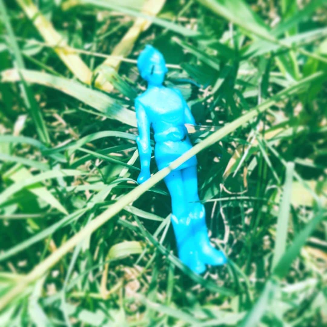 中野敬久さんのインスタグラム写真 - (中野敬久Instagram)「#落し物 #青 #何 #フィギュア #figure #found #blue」8月6日 9時40分 - hirohisanakano