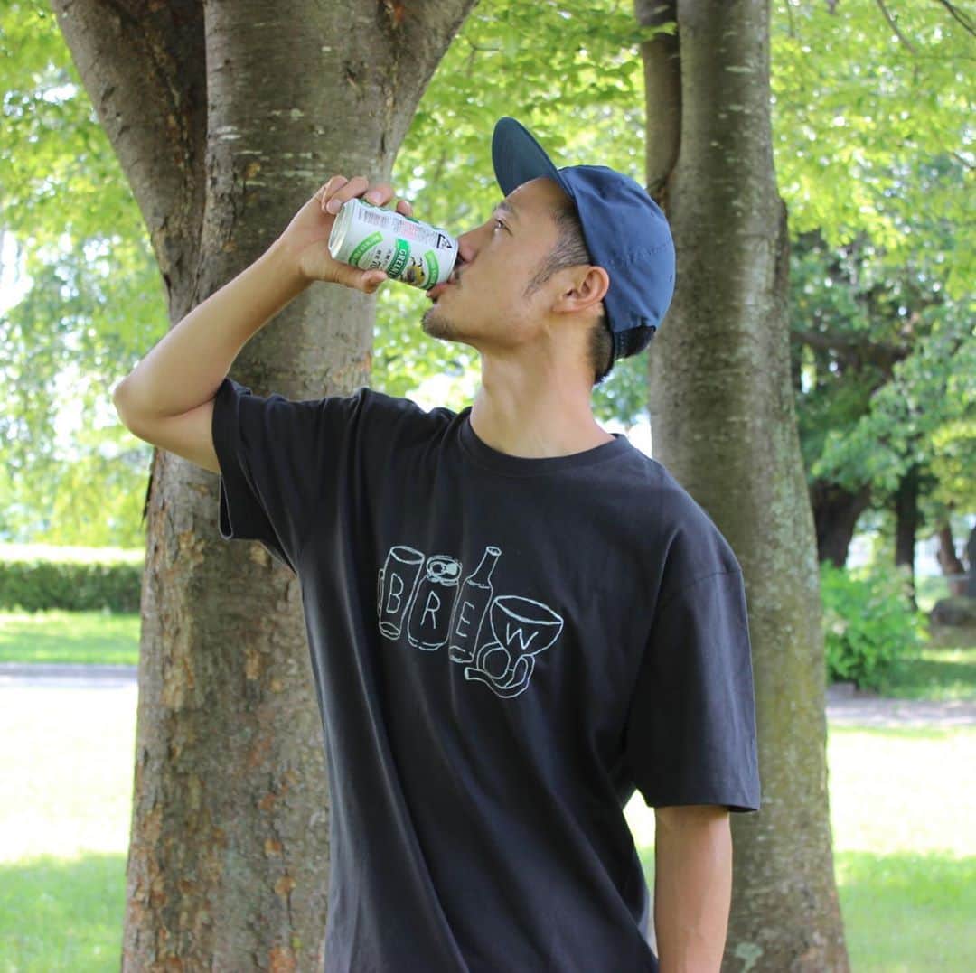 中村貴之さんのインスタグラム写真 - (中村貴之Instagram)「あなたはどれで飲む？ #MUG #CAN #BOTTLE #BONG #4ways ¥3900 @brewclothes  #酒好きのアパレルブランド」8月6日 15時28分 - taka_brew