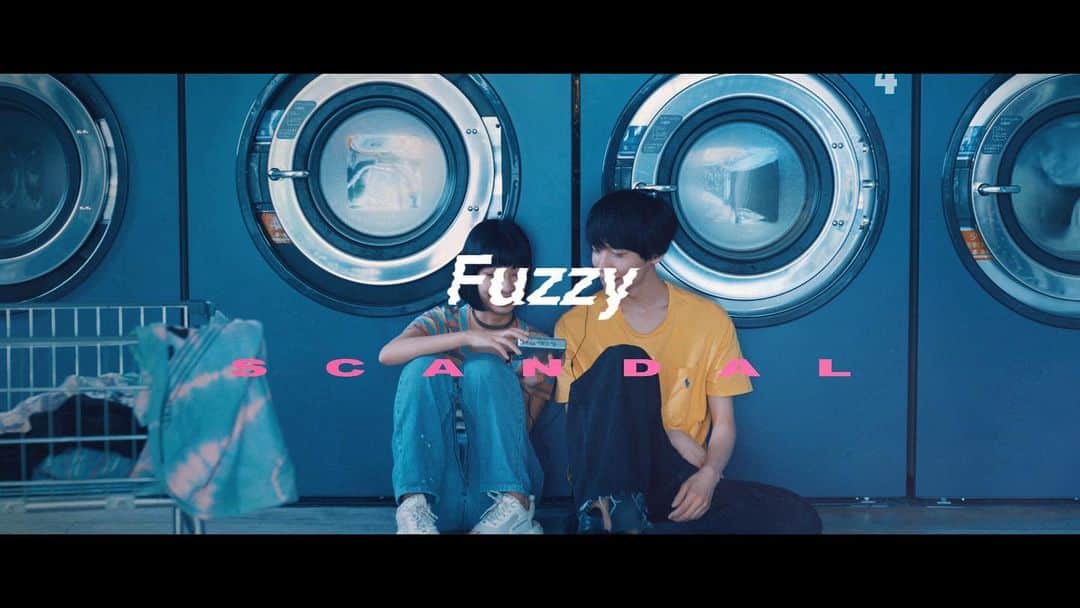 SCANDALさんのインスタグラム写真 - (SCANDALInstagram)「Fuzzy video. midnight. link in stories @scandal_band_official  #scandal #her」8月6日 10時11分 - scandal_band_official