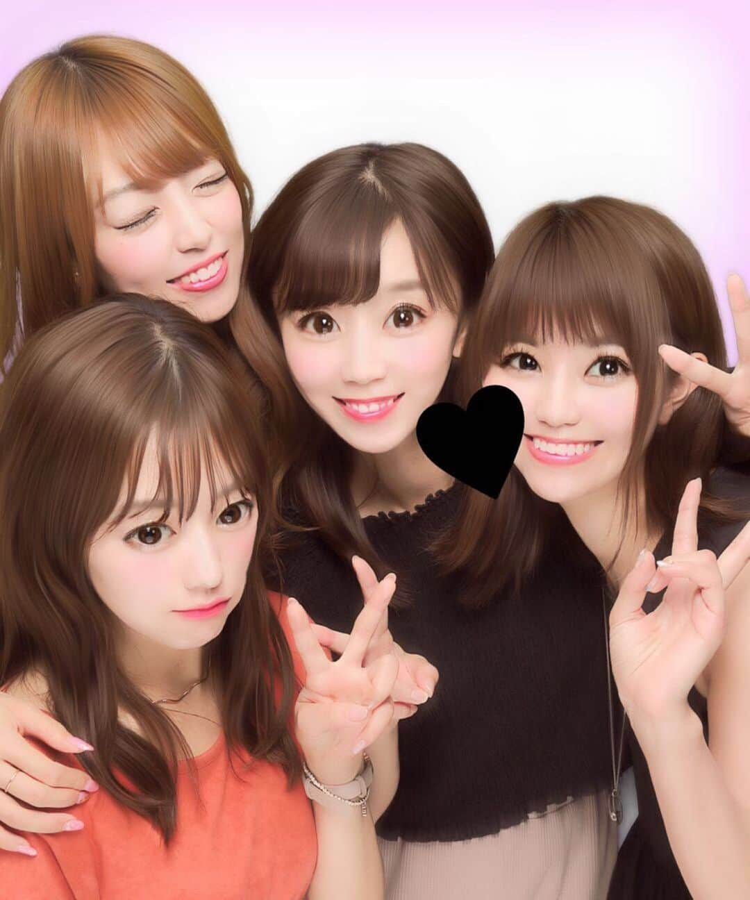 吉川千愛さんのインスタグラム写真 - (吉川千愛Instagram)「プリクラといえば、、﻿ この前この4人で撮った☺︎☺︎☺︎☺︎﻿ ﻿ #天野なつ #桃咲まゆ #高木悠未﻿ #interim #LinQ #吉川千愛 ﻿ #こんにちあ #あいんちゅ #夏 #summer﻿ #福岡 #fukuoka #博多 #hakata ﻿ #天神 #tenjin #ゲーセン ﻿ #プリクラ #プリント倶楽部」8月6日 10時22分 - chiaki_yo