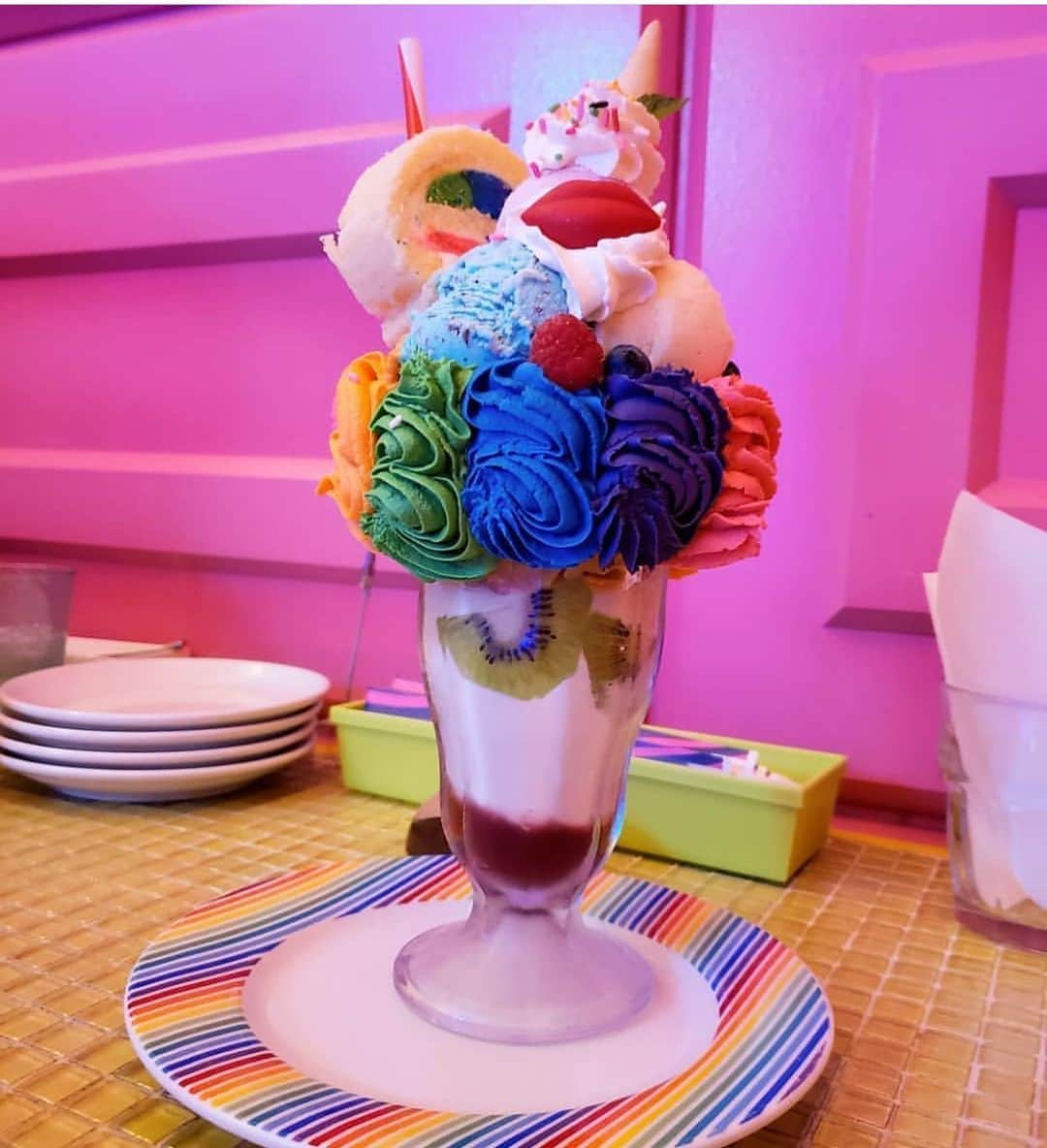 KAWAII MONSTER CAFEのグルメインスタ