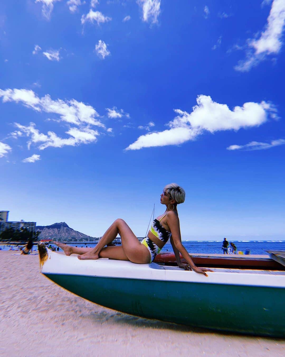 サマンサ麻里子さんのインスタグラム写真 - (サマンサ麻里子Instagram)「It’s finally starting to feel a lot like summer 💛 LA in one more week ✨ . . . #summermode #vacaymode #hawaii #waikiki #honolulu #beach #aerie #aerierolemodel #aeriereal #blueskies #ocean #beachbabe #bikini #swimwear #caligirl #tokyoblogger #tokyomodel #samanthamariko」8月6日 11時00分 - samanthamariko