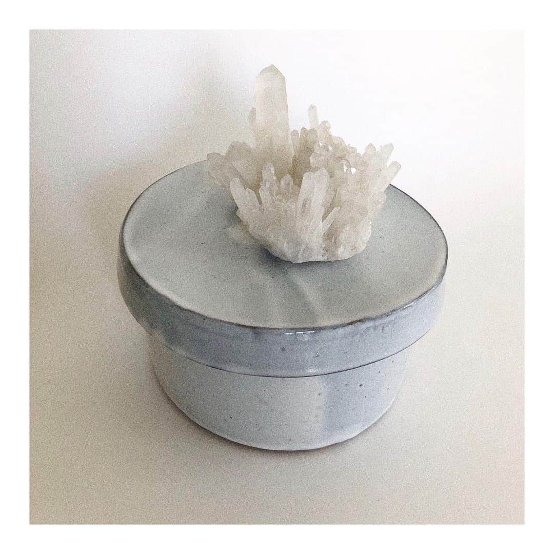 アーカーさんのインスタグラム写真 - (アーカーInstagram)「Teto Ceramics × 530PARK Crystal Box which is made of a ceramic and rock crystal. #530park #fivethirtypark #tetoceramics」8月6日 11時21分 - fivethirtypark