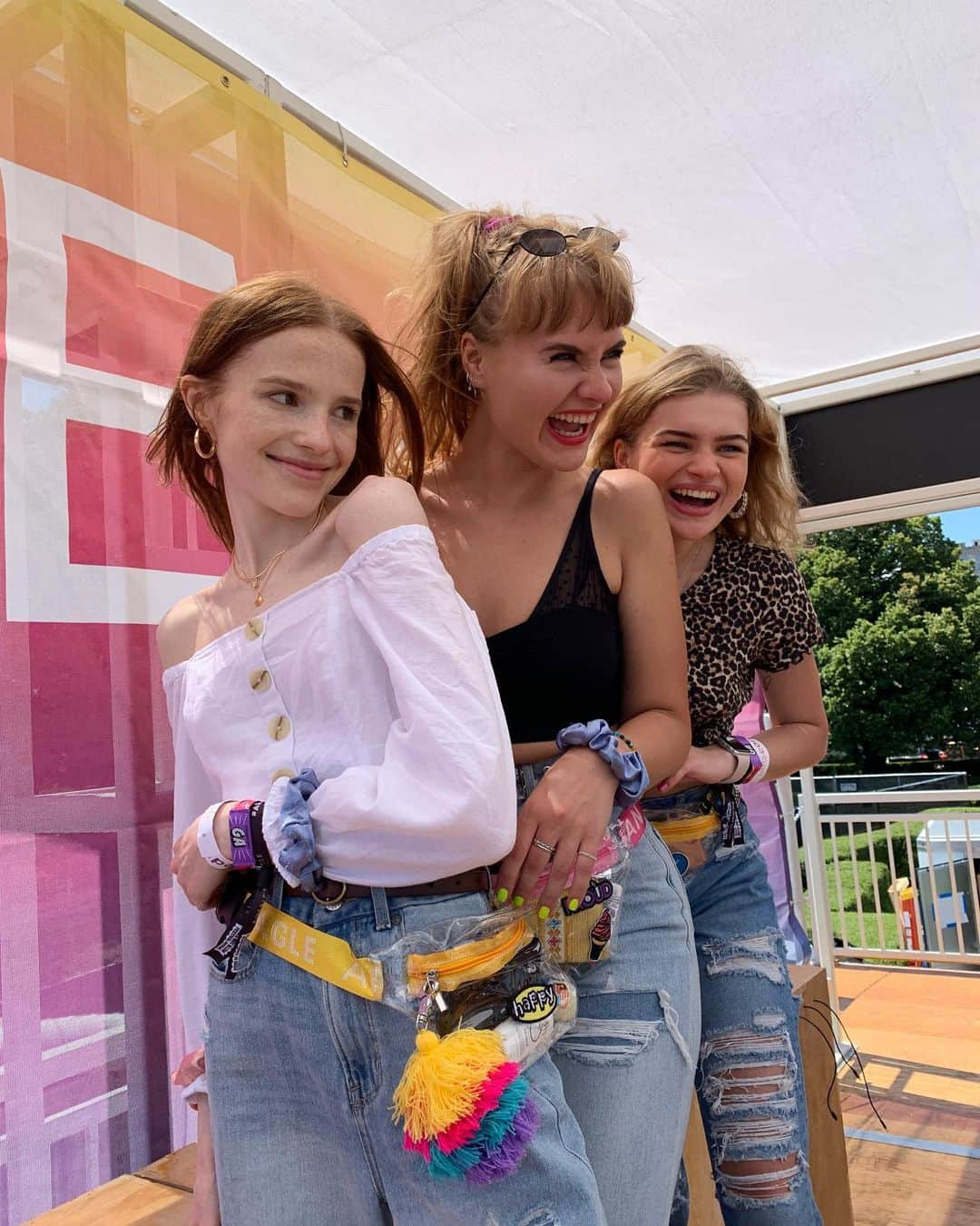 American Eagleさんのインスタグラム写真 - (American EagleInstagram)「#girlgang looking dreamy in #AEJeans @lollapalooza 💕」8月6日 11時22分 - americaneagle