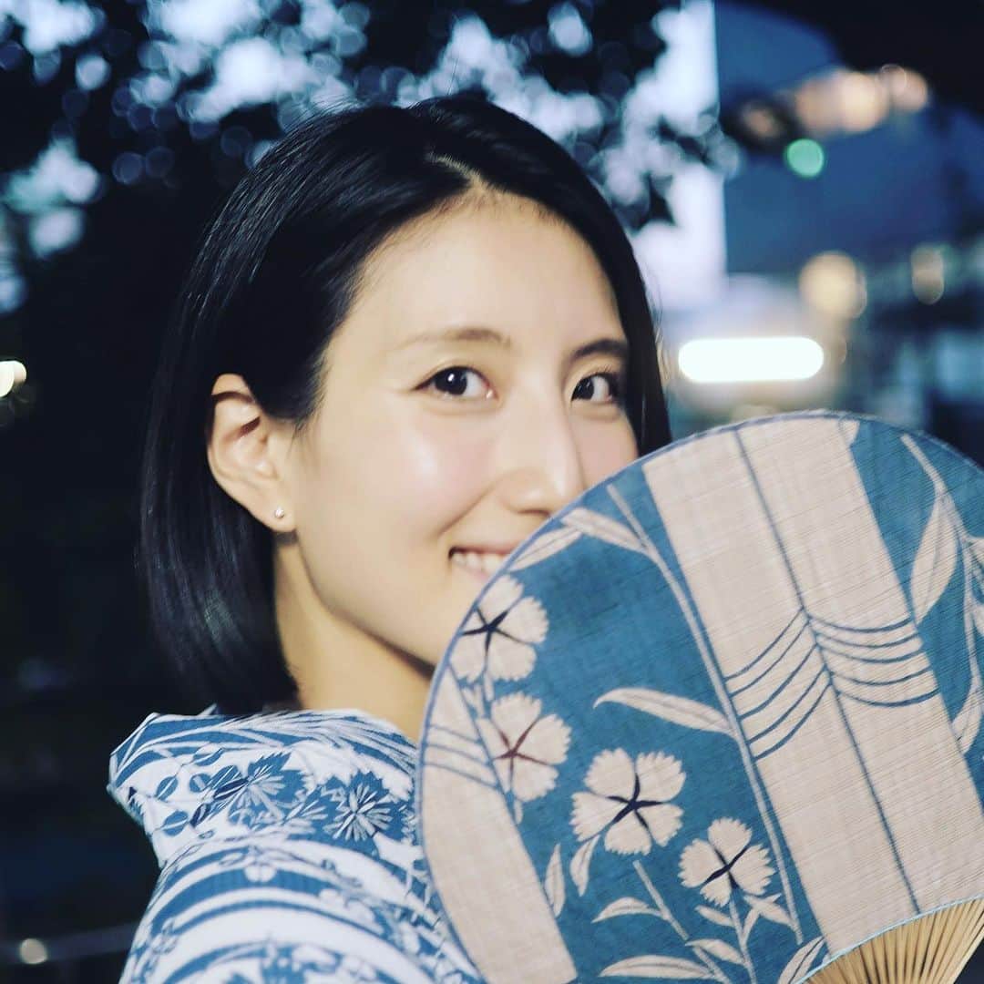 望月一花のインスタグラム：「久しぶりに袖を通した 大好きな#竺仙 さんの思い出の浴衣 バタバタで着付けはあまり上手じゃないけれど、やっぱり着ると気持ちがシャキッとする👘 暑くて汗だくでも、毎年着たいな🥰 ・ #2019summer #着物大好き」