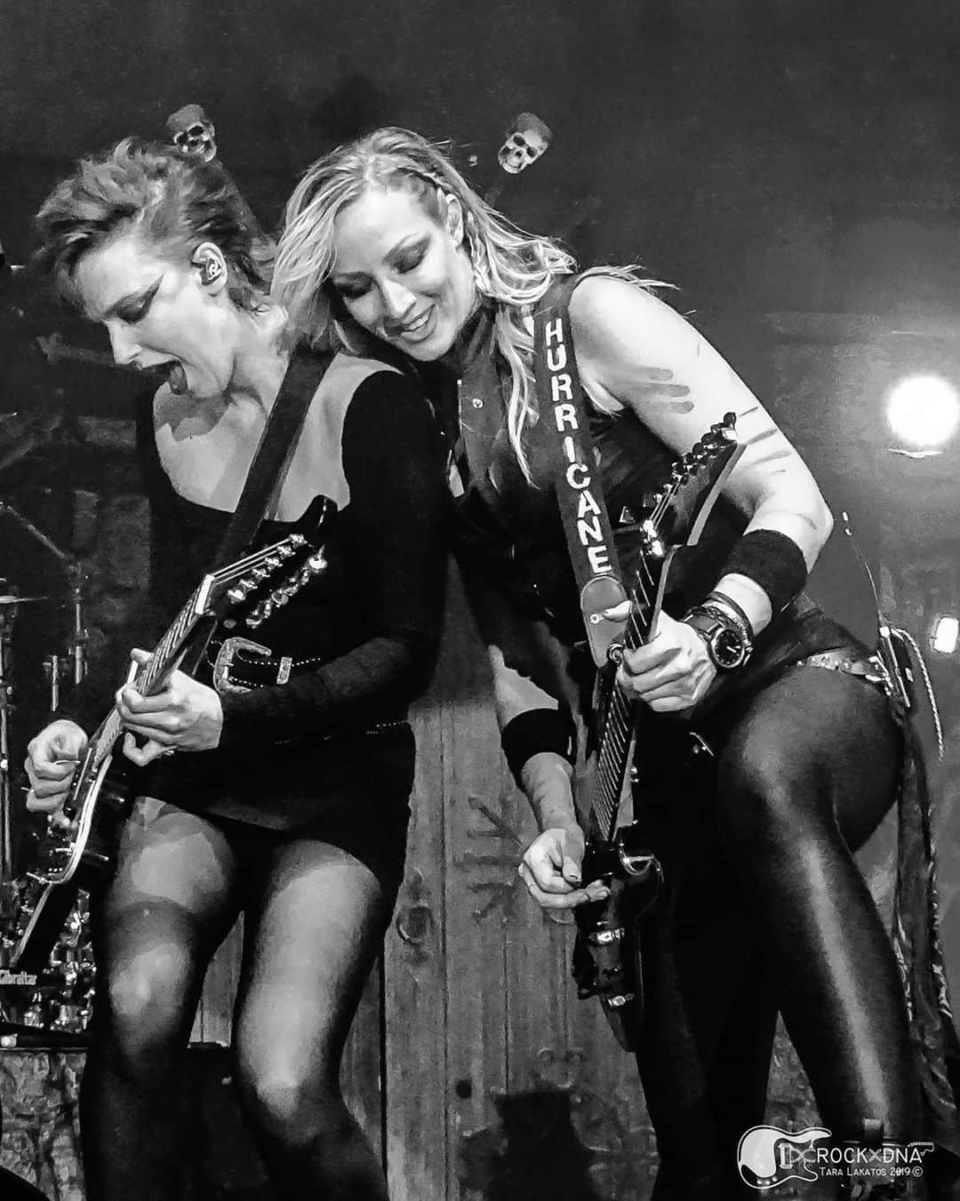 ジー・ヘイルさんのインスタグラム写真 - (ジー・ヘイルInstagram)「#Hale&Hurricane Me and my sister of shred @hurricanenita photo by @rockdnaphotography」8月6日 11時53分 - officiallzzyhale