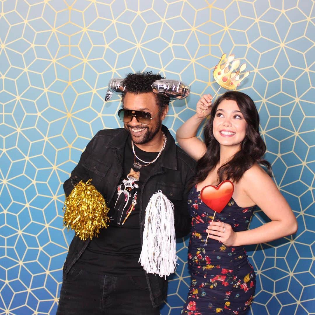 アメリカン・ブロードキャスティング・カンパニーのインスタグラム：「Can’t wait for these two to be Part of our World! 🦀 🧜‍♀️ #TheLittleMermaidLive @auliicravalho @direalshaggy」